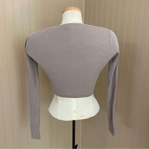 GARAGE Grey/Taupe Long Sleeve Ribbed Crop
Top Women’s Small - Picture 3 of 7